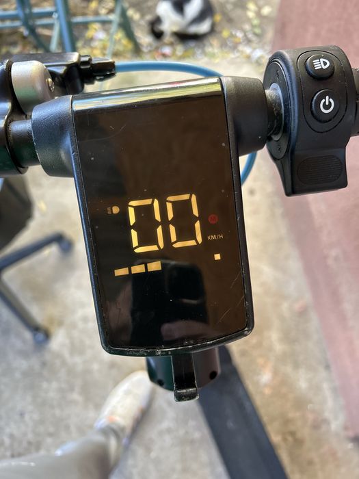 Trotineta electrica Myria| frana pe disc| bluetooth cu aplicatie