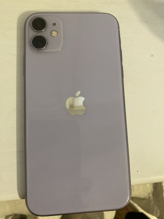 Продам Айфон 11
