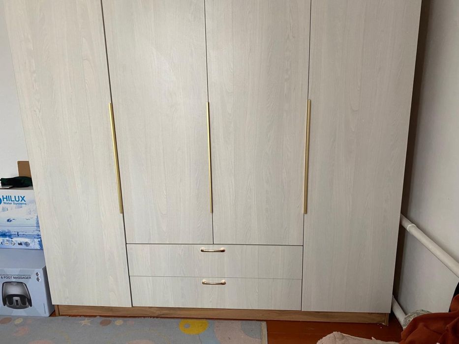 Шкаф-шифоньер