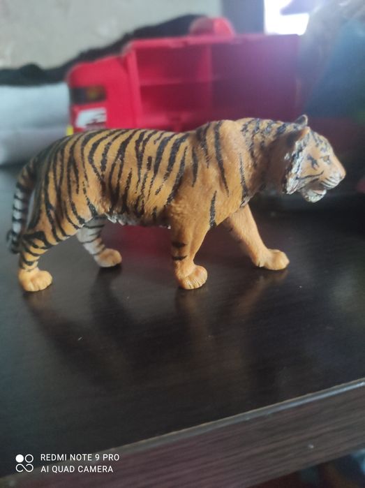 Фигурки  schleich.