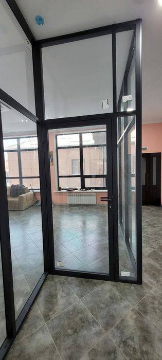 Алюминиевые двери и витражи