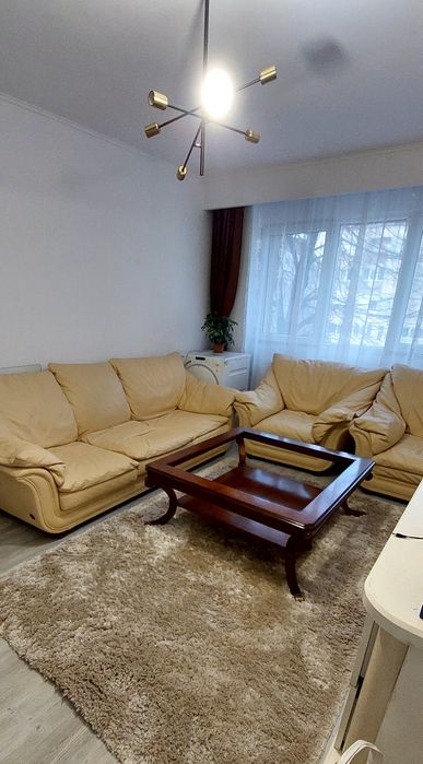 Set canapea si fotolii din piele plus măsuță de cafea