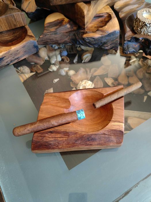 Пепелник за пури