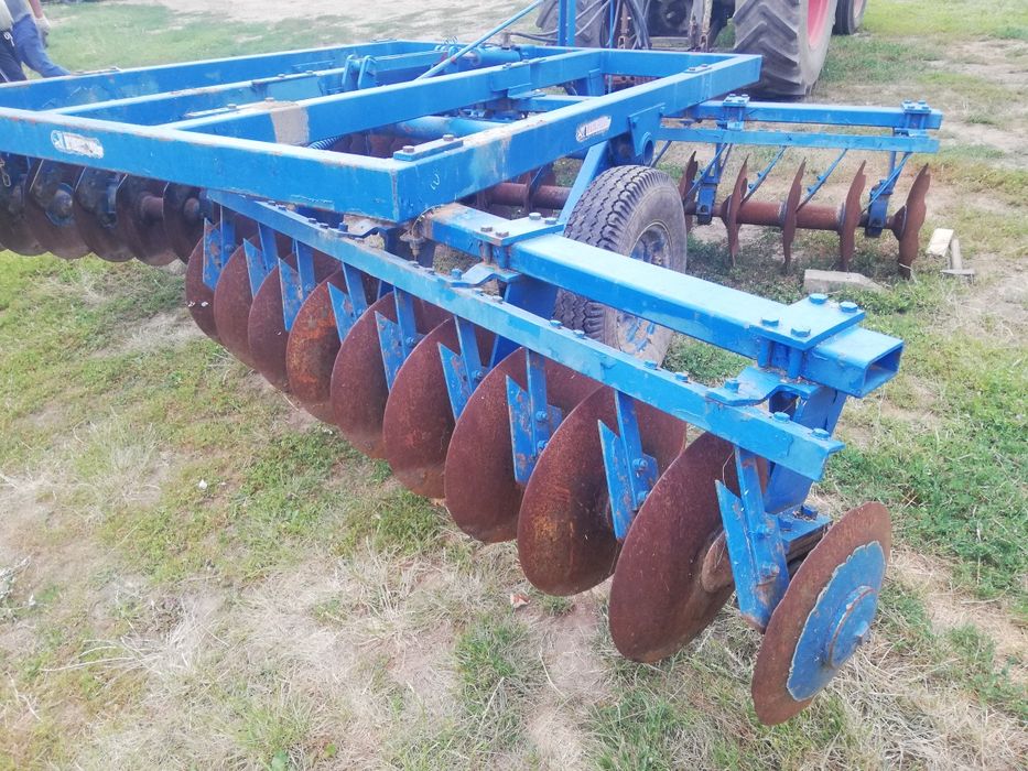 Брана Nardi, Italia