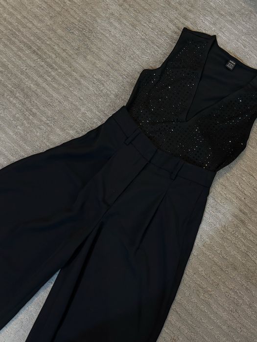 Комплект панталон с широки крачол и топ с камъни