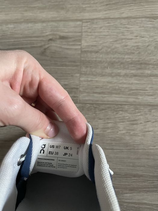 Adidasi On sneakers Cloudrunner