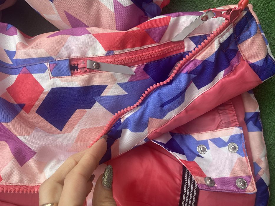 Продавам ски яке като ново размер 140