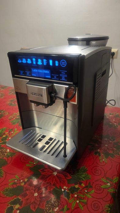 Espressorul automat Siemens EQ.6 plus s700