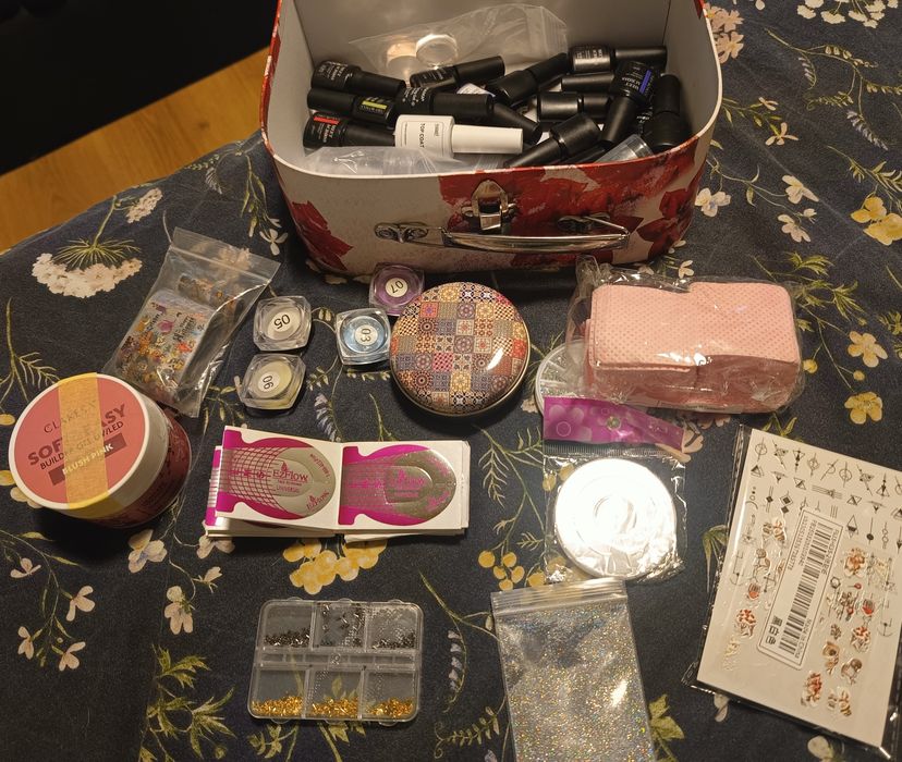 Комплект за маникюр