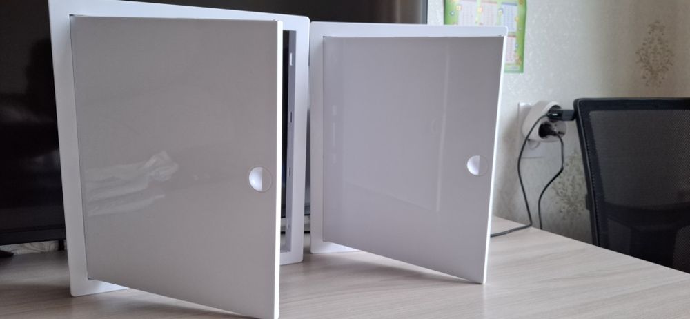 Продам люк- дверца.