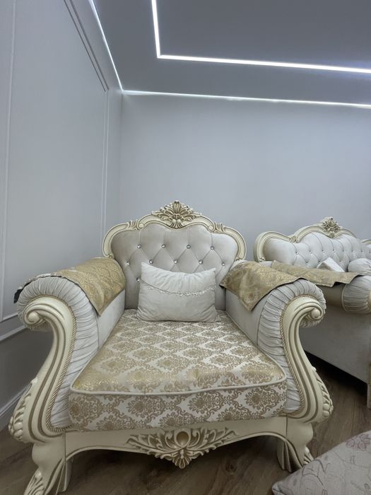 Диван с креслами