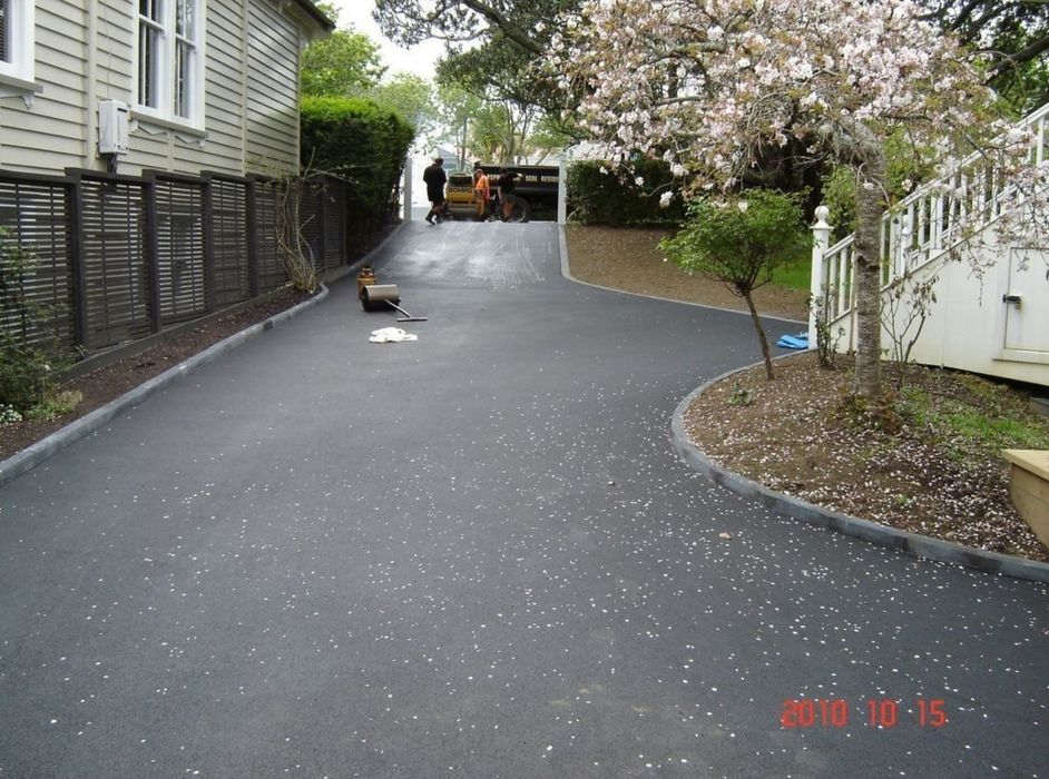 Асфальт, Асфальтирование дорог дворов