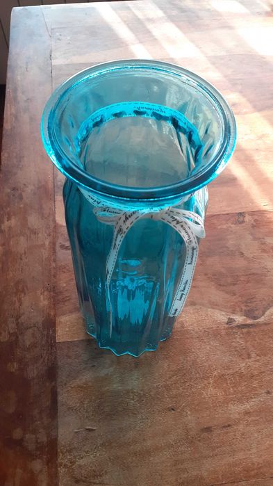 ваза стъклена синя дизайнерска качествена висока 30 см за къмпинг