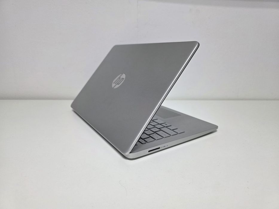 Laptop HP 14  i5-1035G1 14" FullHD 8gb 256ssd . Garantie 12 luni