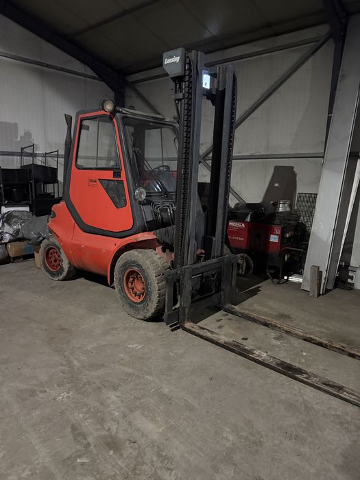 Linde transpaleta stivuitor electric