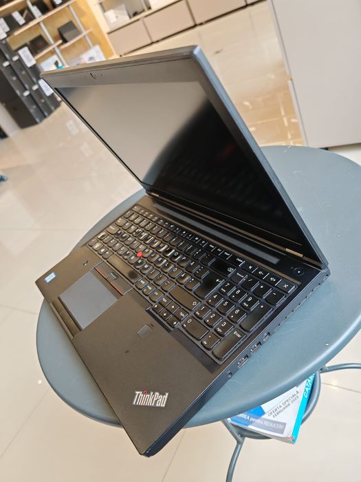 Profesional Lenovo Thinkpad P15 i7 H10850, 32 G, NVME 512/ 1T like NEW
