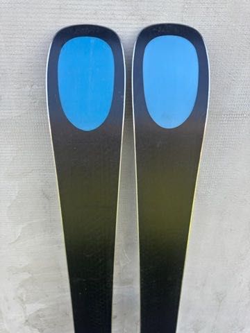 Ski Schiuri all-mountain carve Kastle MX75 158 cm