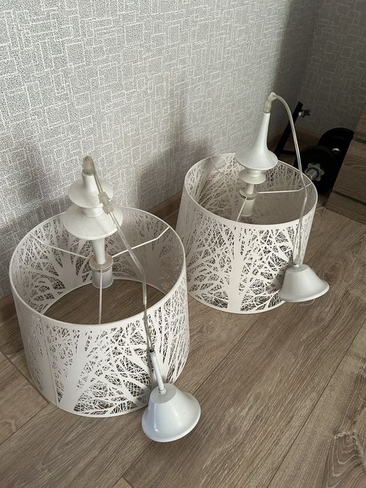 Продам люстры металлические