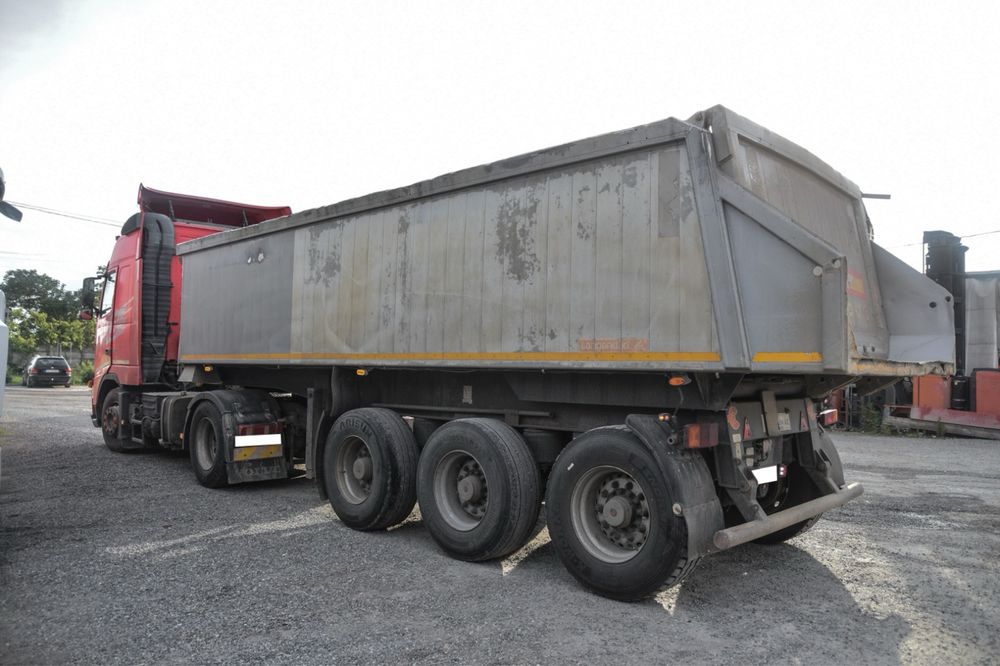 Ansamblu Volvo FH440 si semiremorca basculabila Langendorf