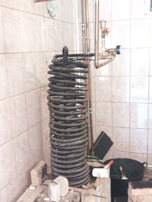 Vând serpentina și bazin 64litri