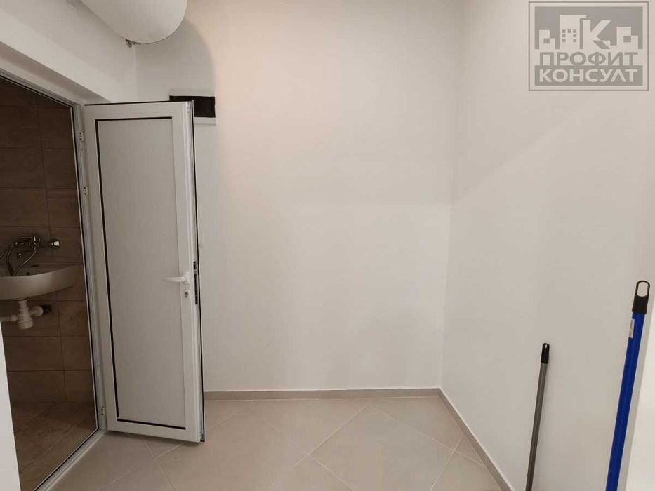 Дава се под наем Офис в Велико Търново, Център - 40 кв.м за 209.1 € - Снимка #4