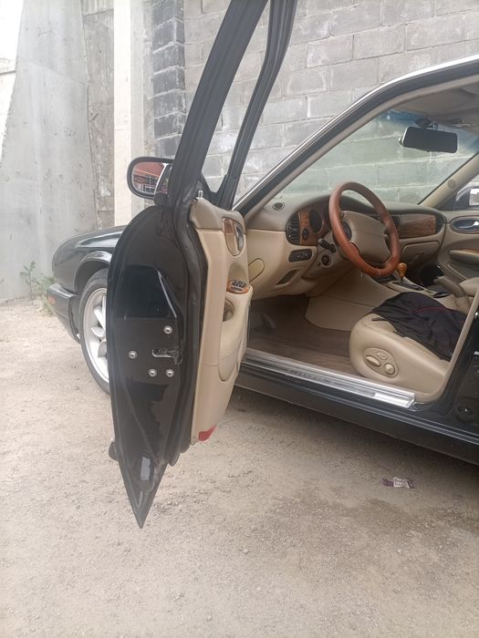 Продам авто ягуар XJ