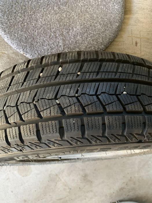Vand cauciucuri cu tot cu janta 185/60 R14 M+S