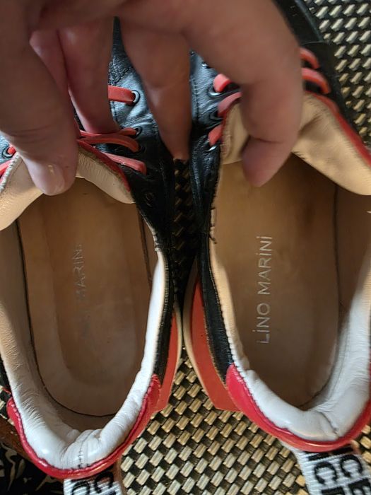 Продам кроссовки