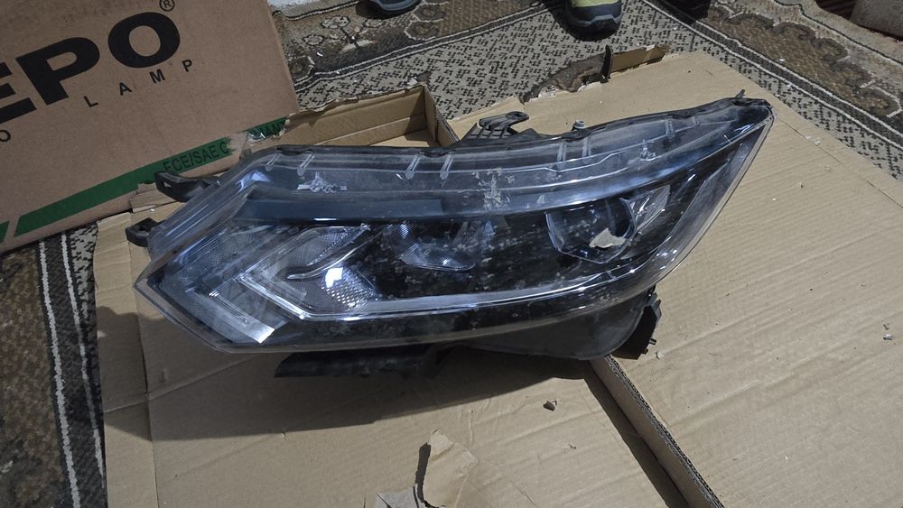 Far stanga nissan qashqai 2018