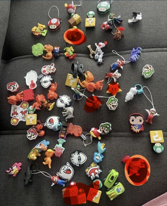 Kinder JOY Super Mario Jurassic Park Stranger things DC Playmobil