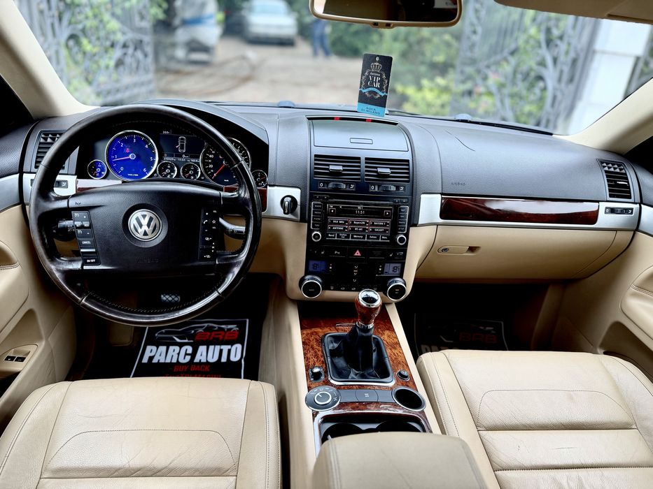 • Volkswagen Touareg 2010 Facelift - 2.5 Diesel Manual / Arcuri - Parc Auto / RATE / Garantie •