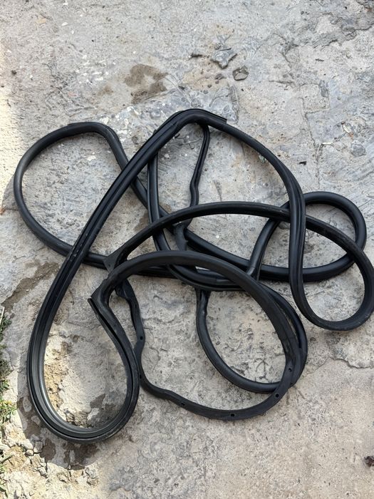 Мерседес 210 уплатнитель