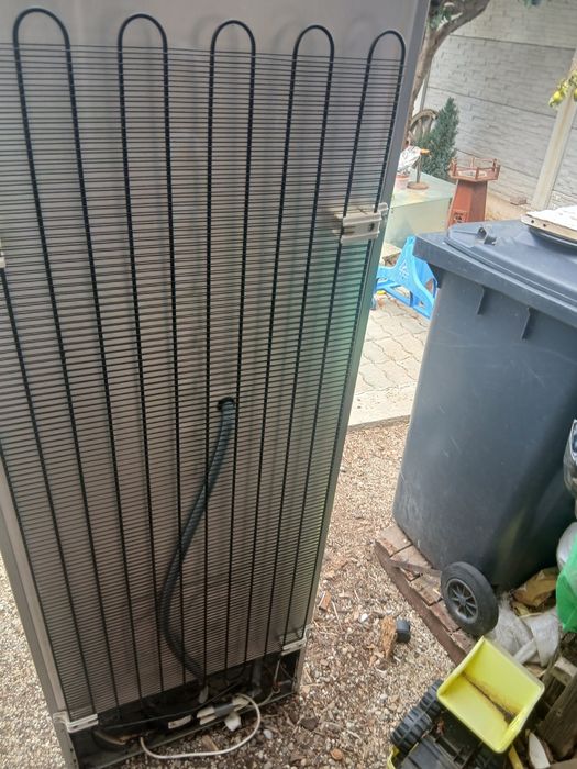 Frigider Beko 380  Pierde Freon