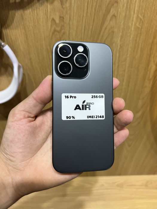 Iphone 16Pro idial qora