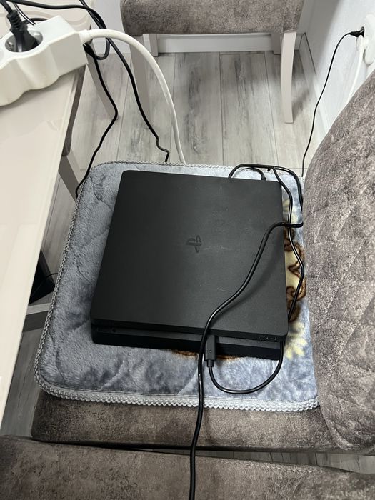 Playstation 2 + FC 24 + GTA 5 + Mortal kombat X + doua manete cu hdmi