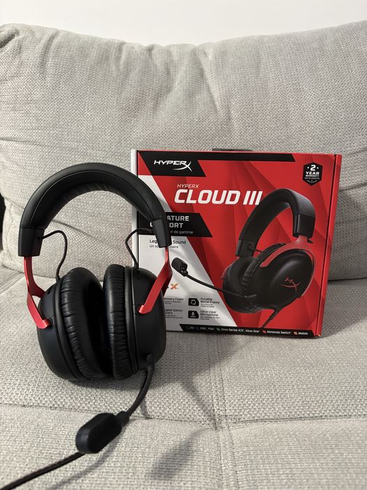 Vand casti HyperX Cloud 3