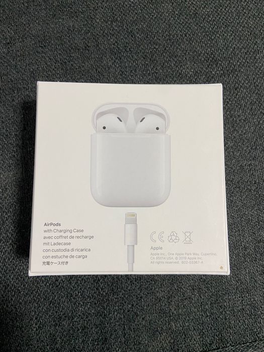 AirPods with charging case mv7n2am/a