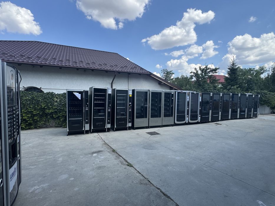 Automate vendomat vitrine snak&sucuri echipate complet garantie 6 luni