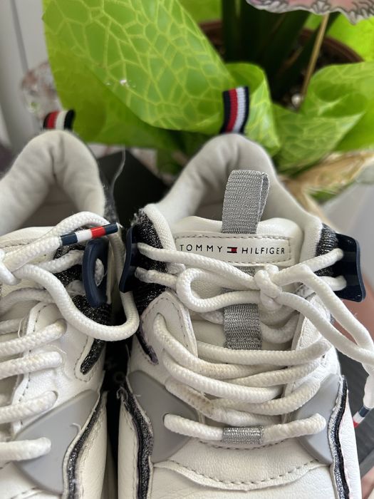 Маратонки  31 номер tommy hilfiger