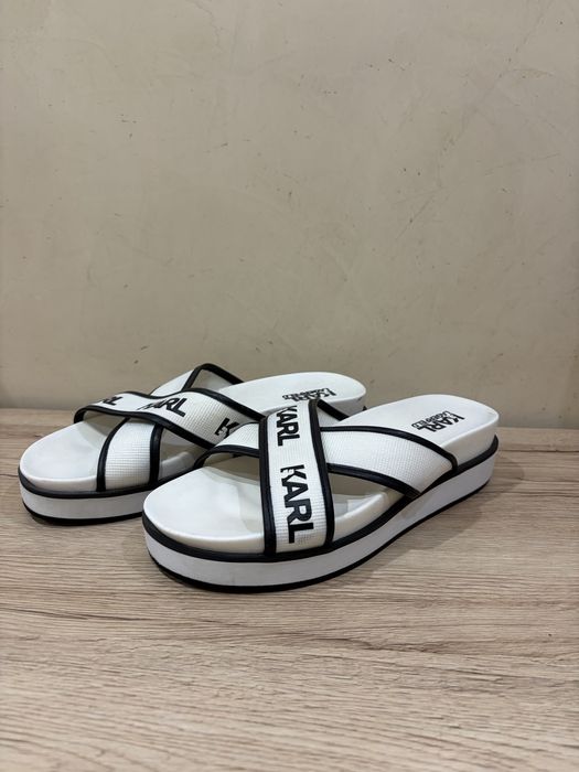 Чехли на Karl Lagerfeld