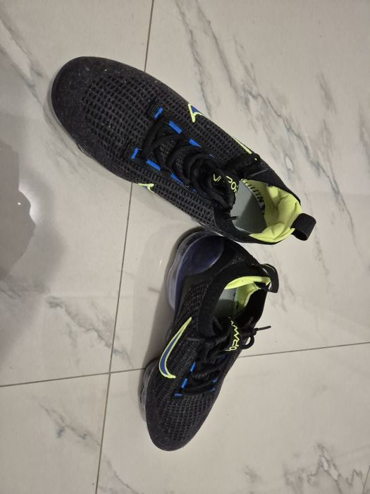 Adidasi nike vapormax