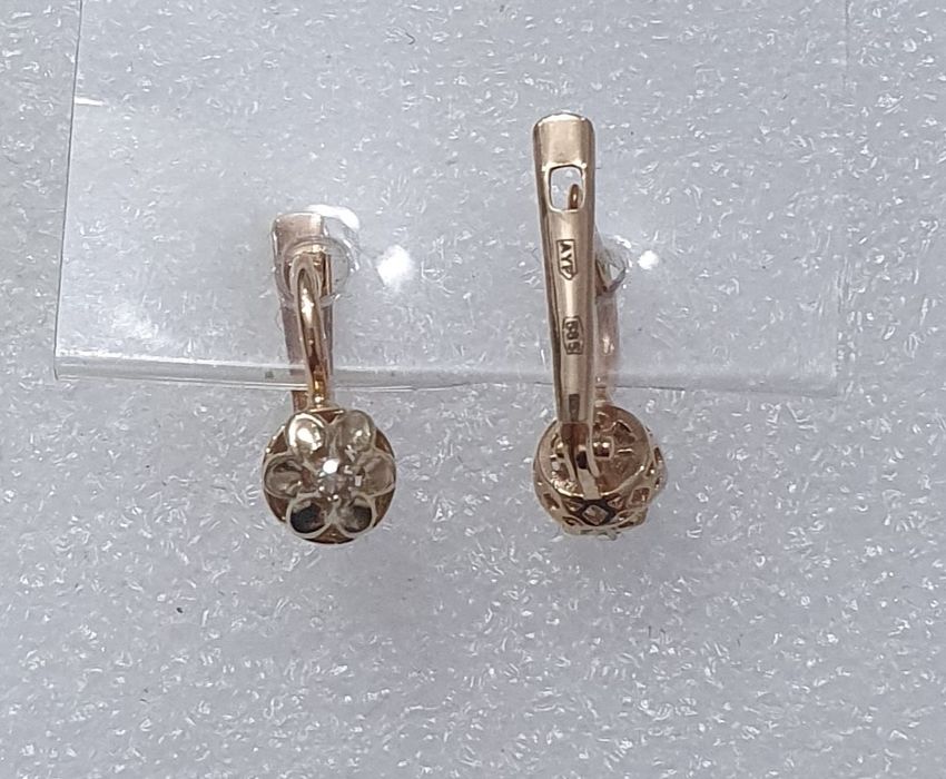 Сережки   бриллиантиком.