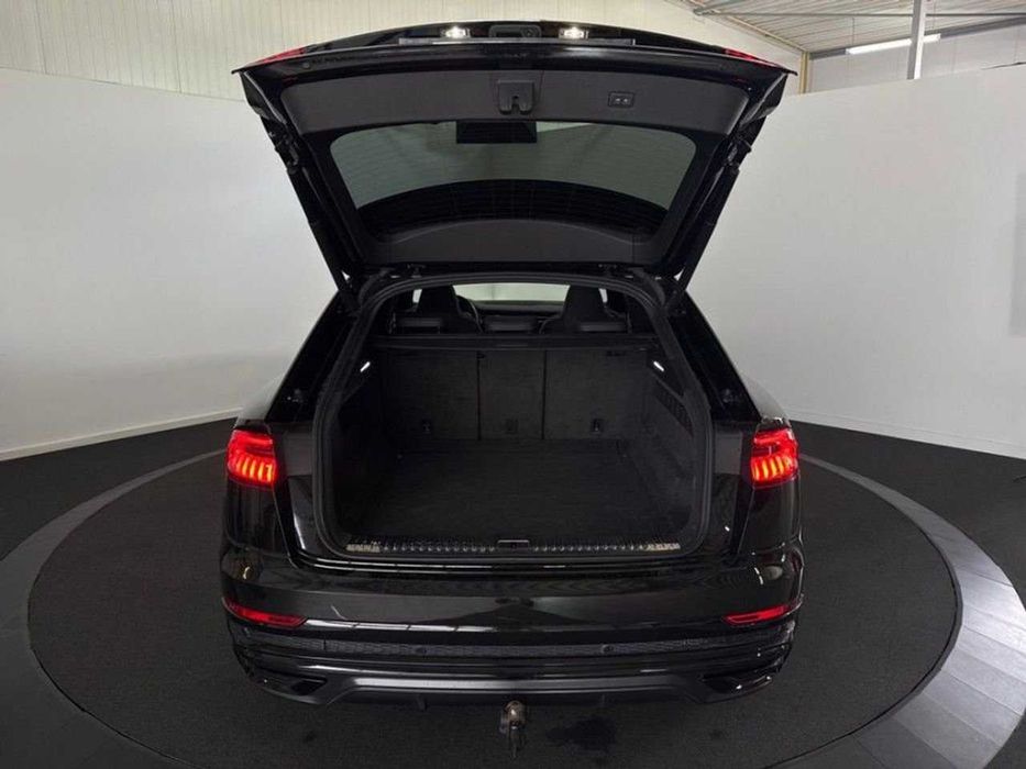 Audi Q8 55 TFSI-Sline -Mild Hybrid-340 CP-2023