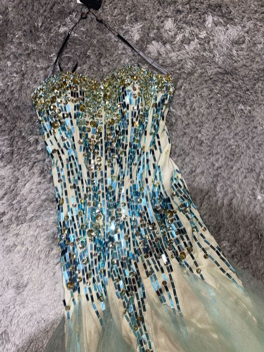 Дълга рокля с камъни