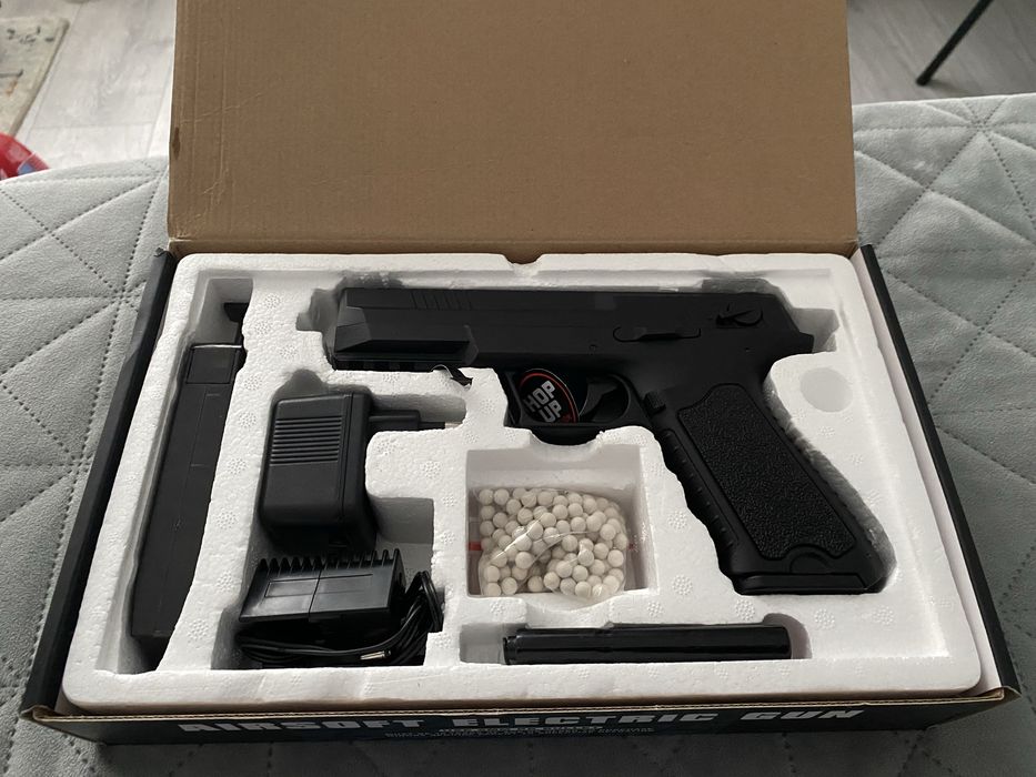 Pistol Airsoft CM. 127