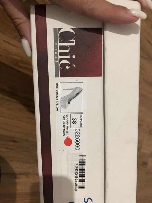 Белые туфли из телячей кожи