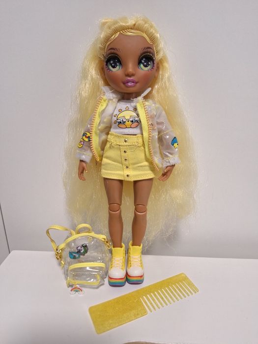 Rainbow High, Shadow High, Junior High  papusi