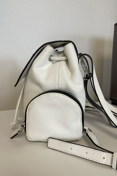 Guess рюкзак - сумка белый оригинал