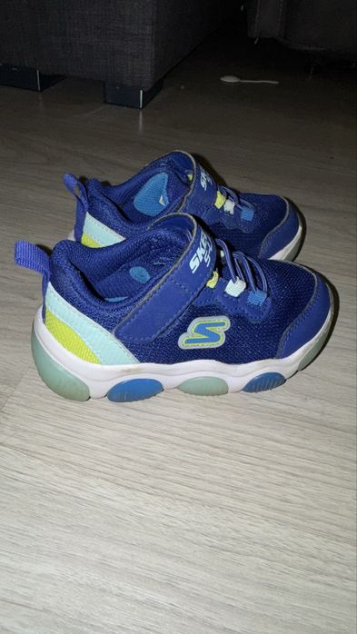 Детски маратонки skechers s-lights номер 23
