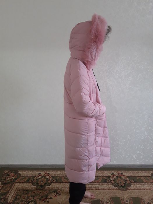 Продам розовый пуховик